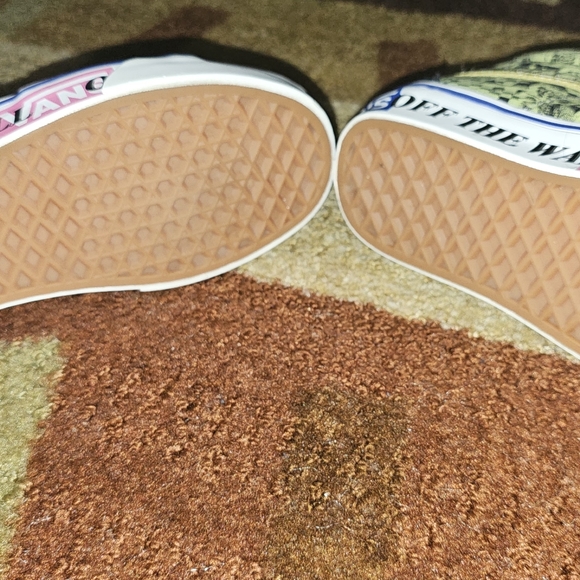 Shoes - Picture 5 of 11